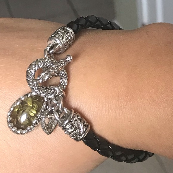 leather and Silver tone toggle bracelet 8.5”L - Picture 4 of 7